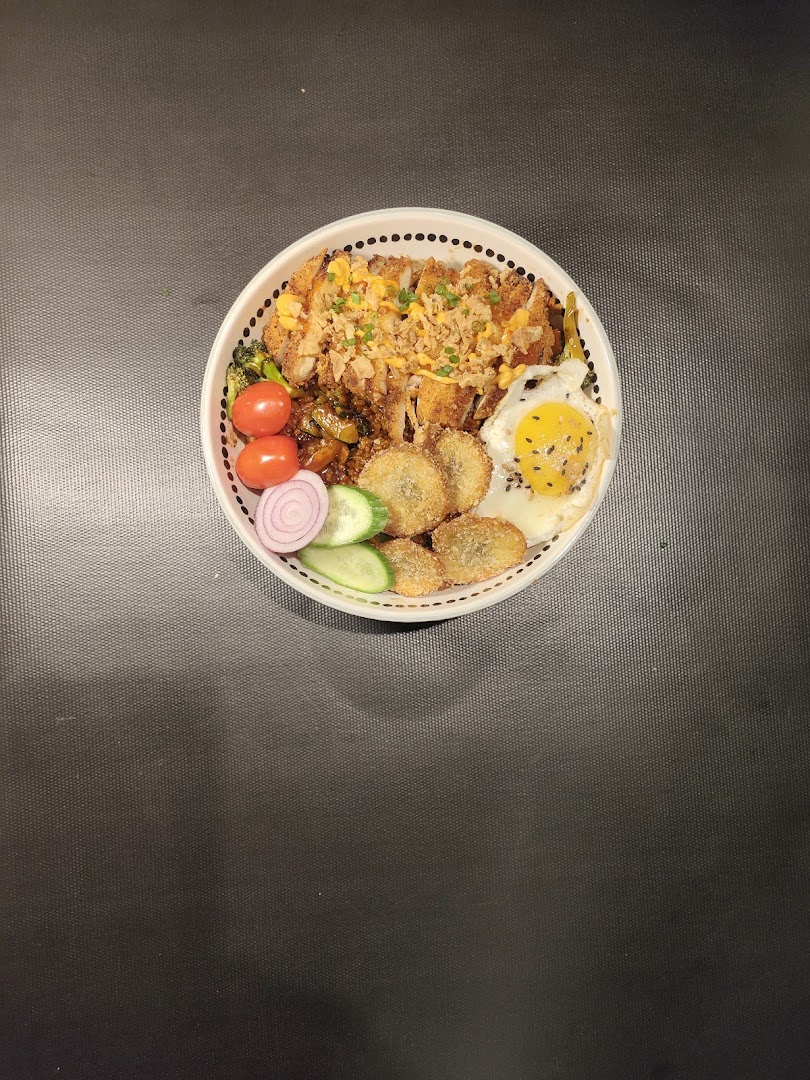 WOK CHICKEN THAI · Photos 6